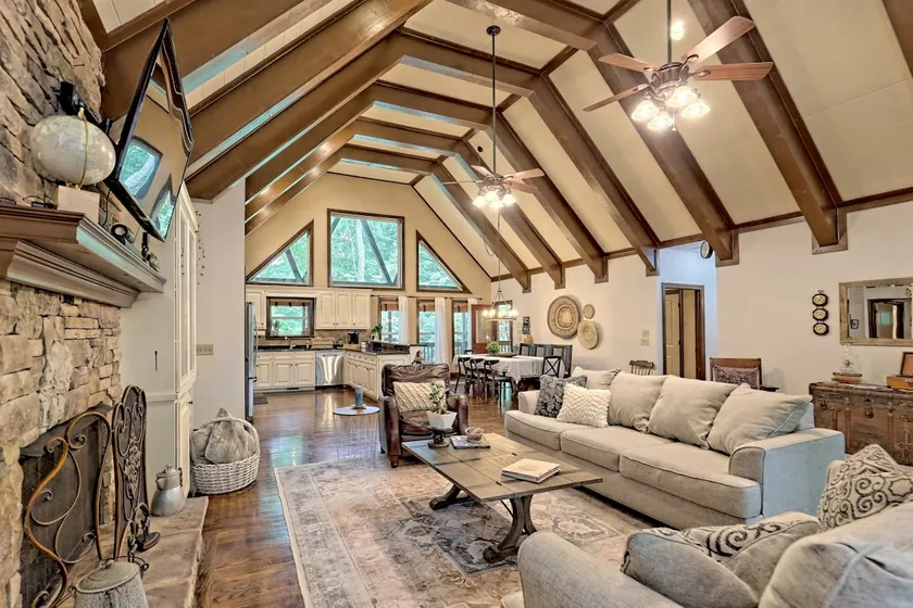 The Canopy: Single-Level Sky Valley Home Private Sauna & Wellness Space. No pets - Image 1