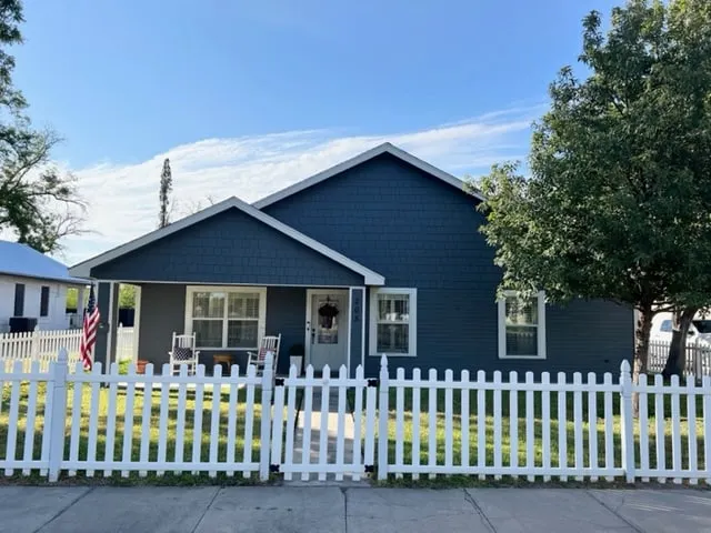 Cottage on Spring - Image 1