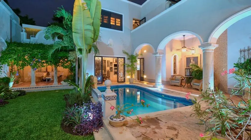Casa La Perlita - Large Luxury Colonial in Centro - Garden, Gazebo, Big Pool ❤️ - Image 1