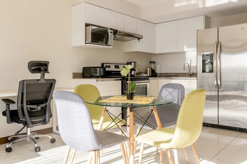 New & Modern APT - 100 MBPS 15 min from airport - Image 1