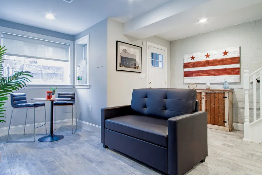 Central DC Flat Sleeps 3 Convention Center - Image 1