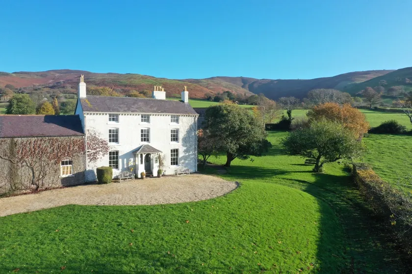 Georgian Country House -Panoramic Views -Sleeps 12 - Image 1