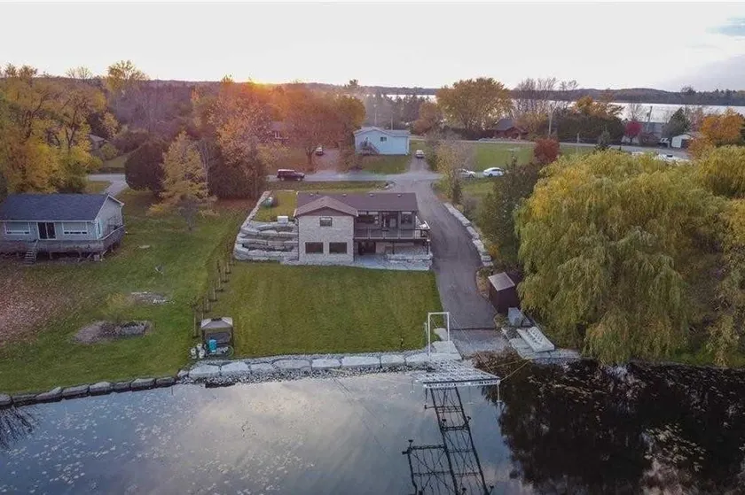 Chemong Lake Waterfront Cottage☆privateboatlaunch - Image 1