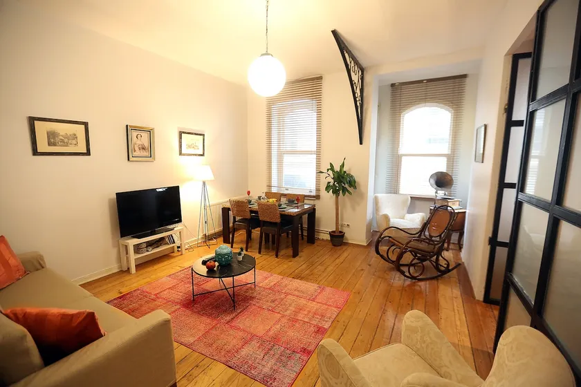 Great location in the heart of Galata w Elevator - Image 1