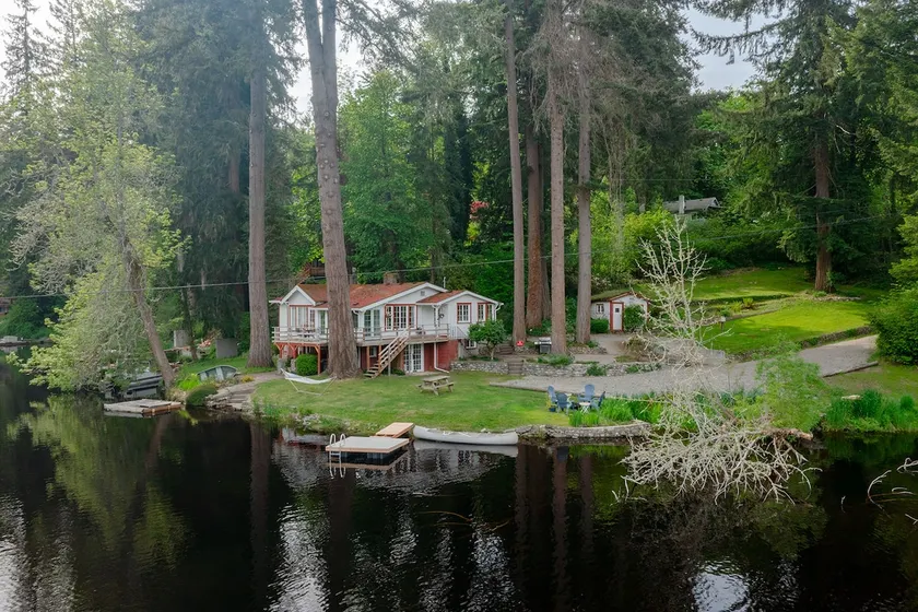 Cozy Lake Front Cottage - Family & Pet Friendly! - Image 1