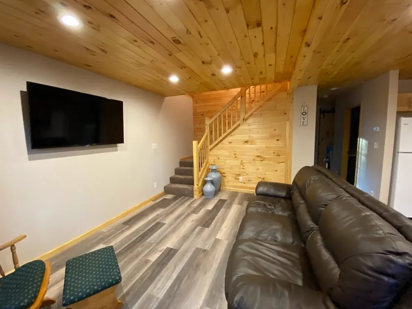Harry's Hideaway - Image 1