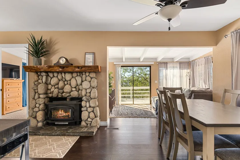 Cozy 3BD home near lake arrowhead w/ mountain view - Image 1