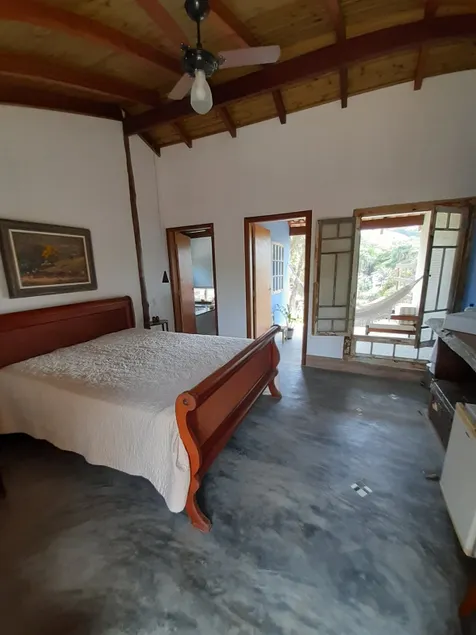 Lavender Suite – Romantic Retreat with Whirlpool - Image 1