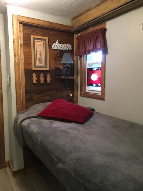 Small 3 room, Large Tub, Private Entrance - Image 1