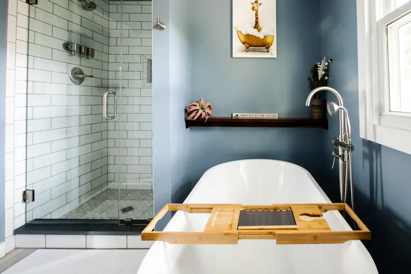 Walk DT | Pets | Soaking Tub | Parking - Image 1