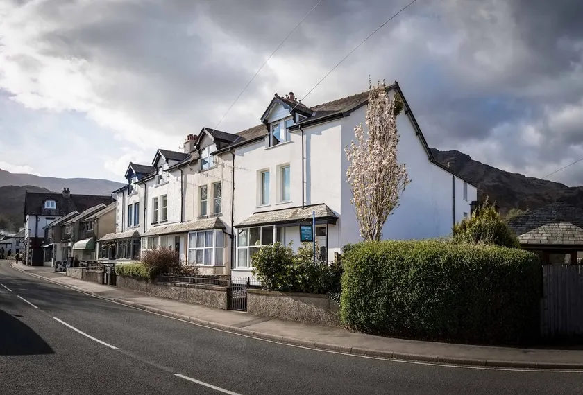 Luxury Holiday Home 6 Bedroom Sleeps 12 Coniston - Image 1