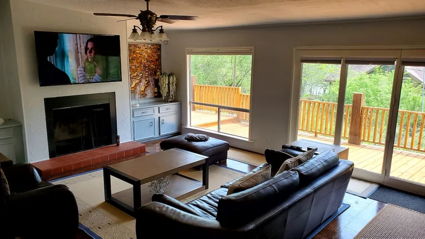 Sunrise Cove Lakeview Home - Image 1