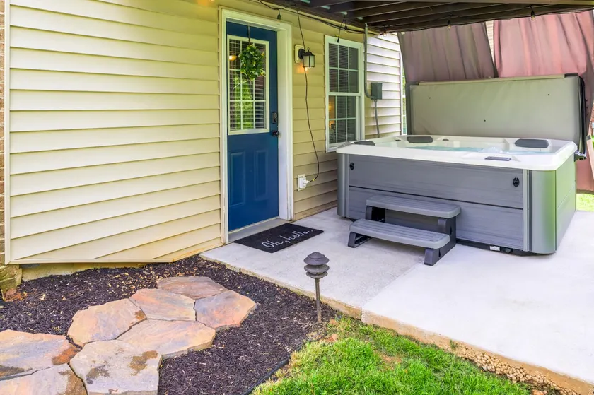 Hot Tub Basement Suite | near LU | Pets Welcome - Image 1