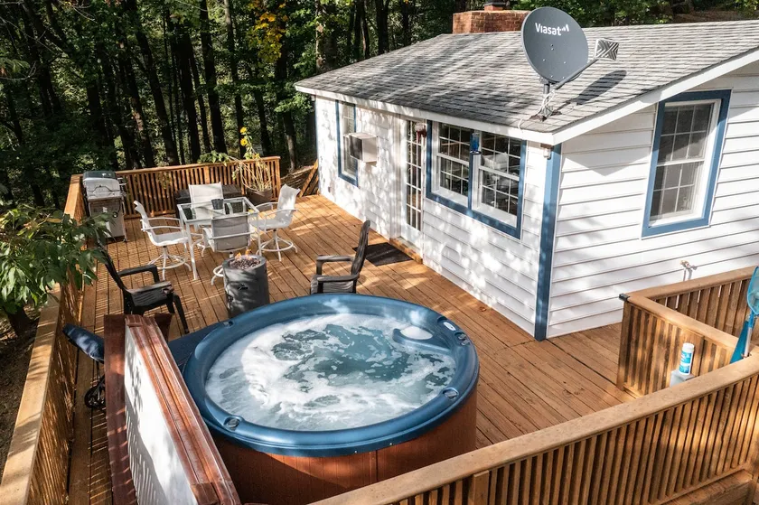 10 mins from Shenandoah National Park ~ Cozy Cabin - Image 1