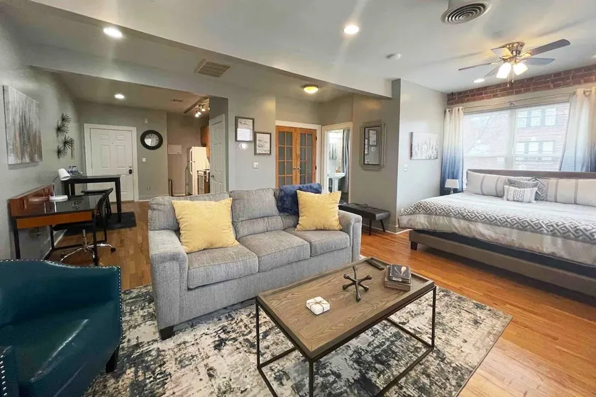 Brick View Studio Apartment located in Deep Duece. - Image 1