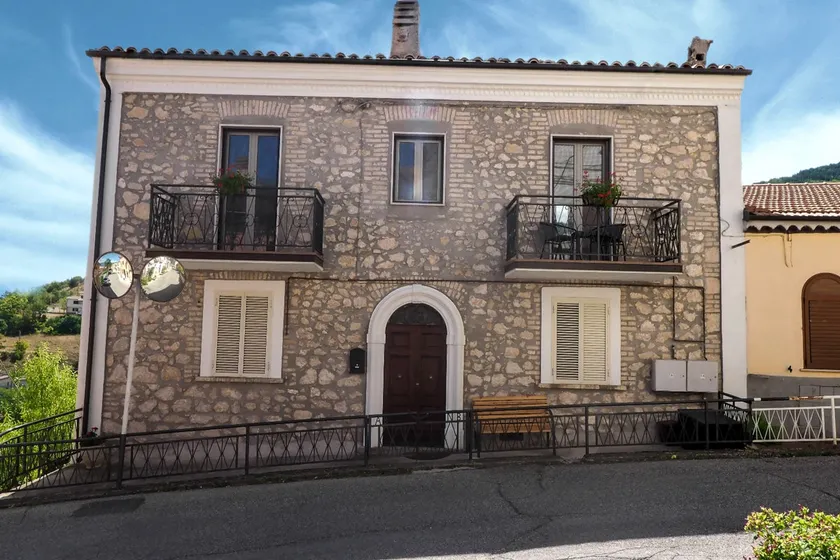 Lovely 1 Bedroom Loft Apartment Close to Sulmona - Image 1