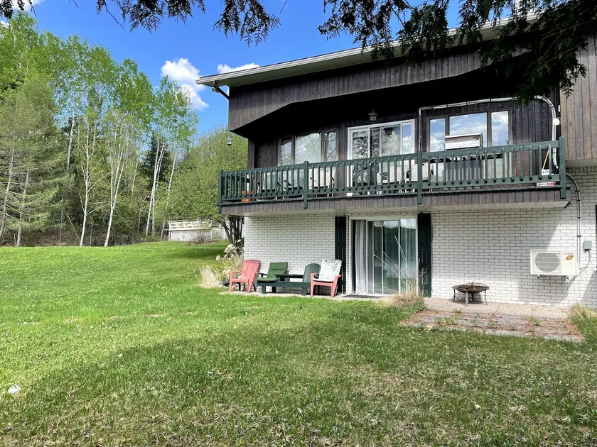 Maison Macalken- CITQ 307885 on Blue Sea Lake - Image 1