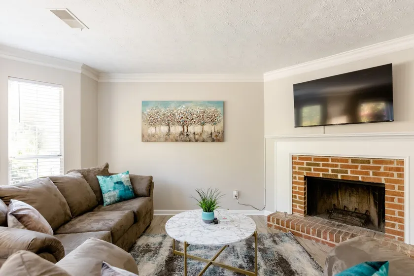 Cozy 2BR Townhome | Near Braves, Battery & Atlanta - Image 1