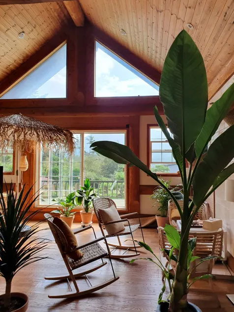 Pani Bottle & Kwon Eun-bi's ”Idler Shallé” filming location, Junggwang Villa (swimming pool open in June) - Image 1