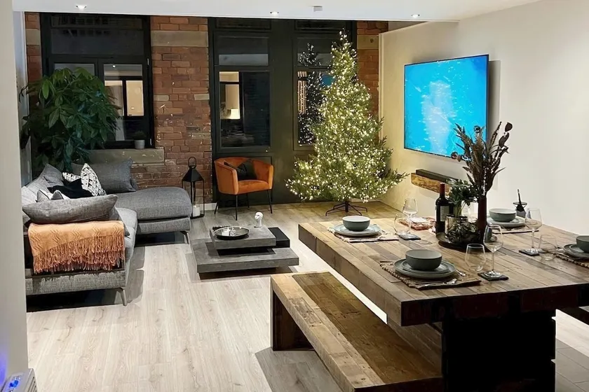 Brand New Apartment - 85" Cinema TV - Ultra 4k - Image 1