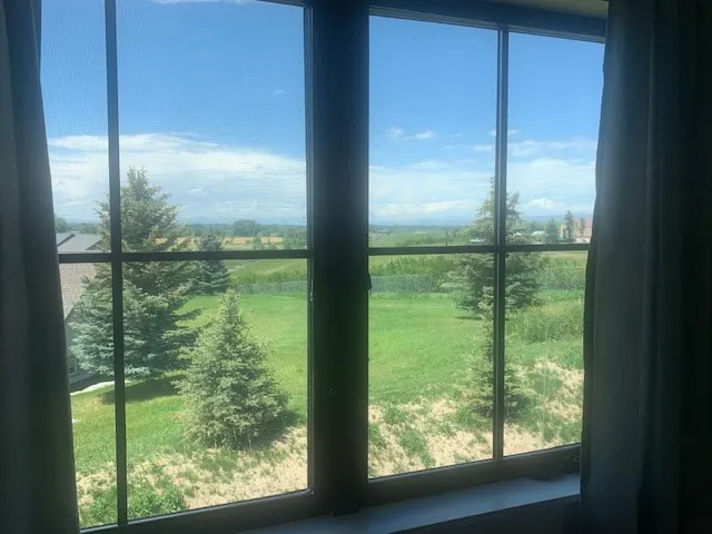 Quiet 1-Bedroom guest suite with hot tub access! - Image 1
