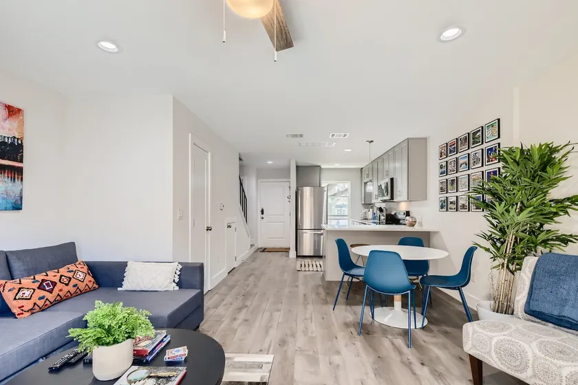 Entire 2 floor condo @ heart of ATX - Image 1
