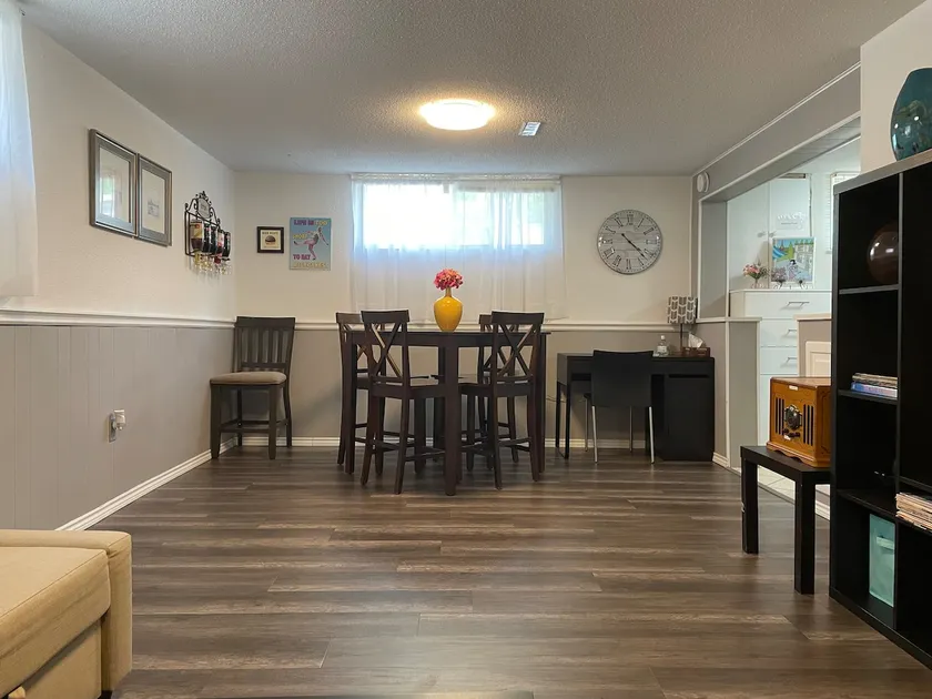 2 bedroom rental apartment , 1 sofa bed, 2 car parking - Image 1
