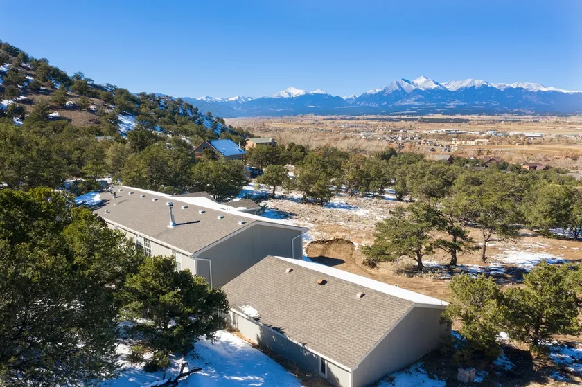 Book NOW for SKI SEASON and Holidays! In Mountains, 5 mins from Downtown Salida! - Image 1
