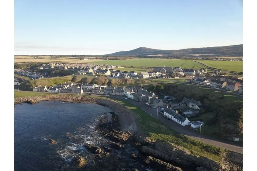 Sealladh Mara Portessie - cottage with sea views - Image 1
