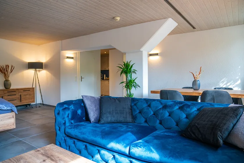 Top modern apartment with garage parking space - Image 1