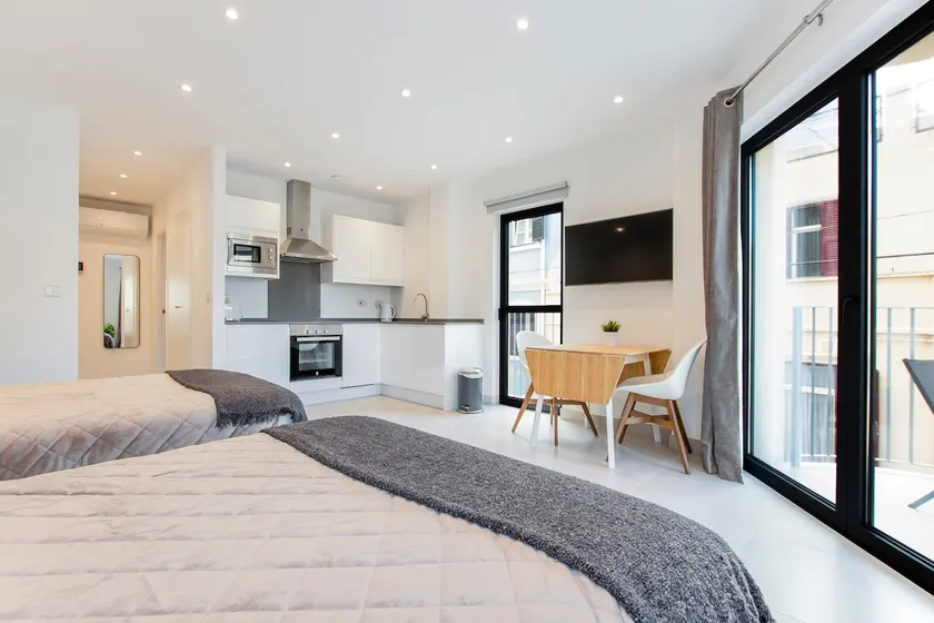 Urban Haven with Rooftop Pool - The Residence - Image 1