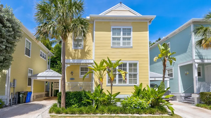 Keezy Dream House + Beach, Pool & Kayaks - Anglers Reef 119 - Image 1