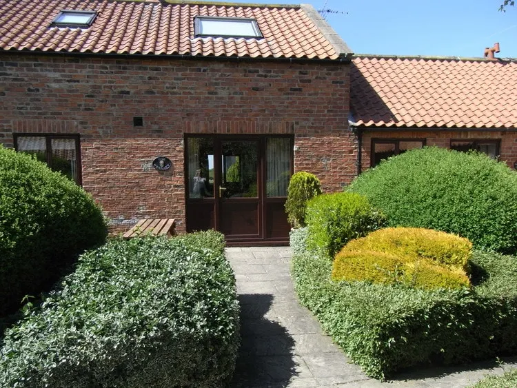 3 Bedroom Accommodation with Lounge & Dining Room - Image 1