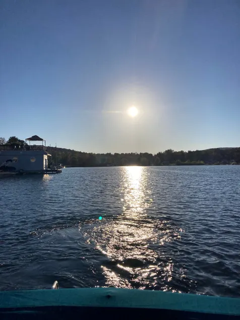 Modern Lake Escape - Image 1