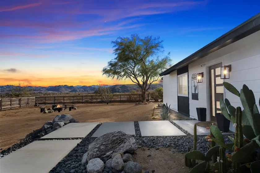 España Daga |Modern Desert Retreat, Stunning Views - Image 1