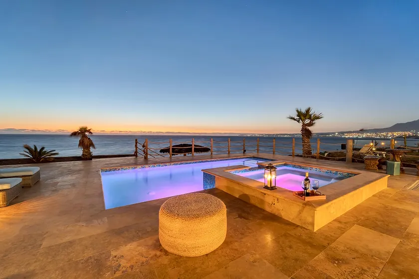 CASA OCEANFRONT RIPODIBILE CON PISCINA PRIVATA E VASCA CALDA IN MISION VIEJO - Image 1
