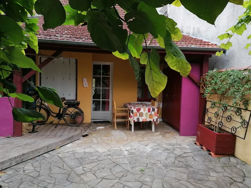 Nice house with terrace in the city center - Image 1