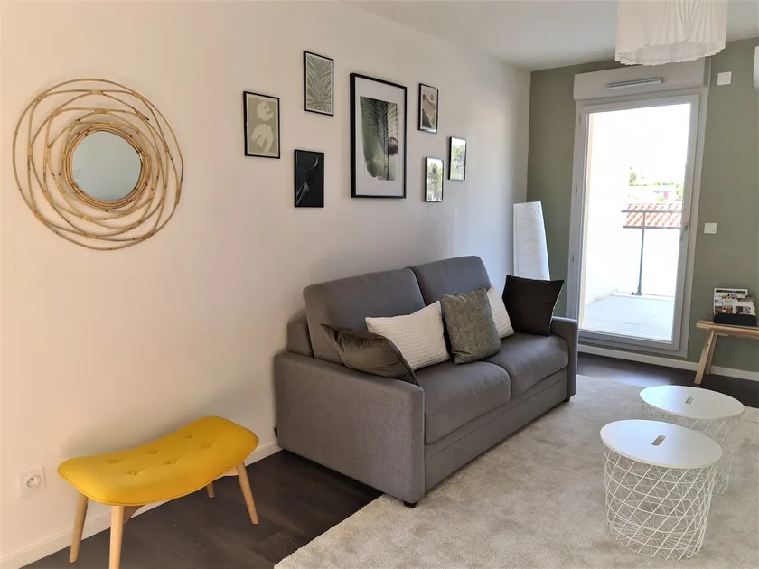 Beautiful new apartment in the center of Istres - Image 1