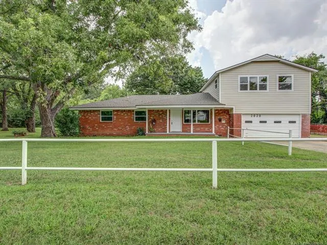 3 Bed/2 Bath Tulsa Home with Room to Roam - Image 1