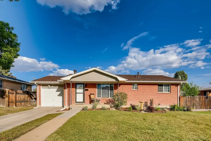 Newly remodeled 5bed/2bath home Denver-Boulder - Image 1