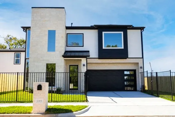 Alim Pad 1: Chic brand new house near Downtown - Image 1