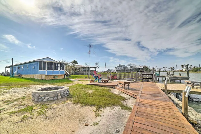 Rockport Cottage w/Private Dock & Kayaks! - Image 1