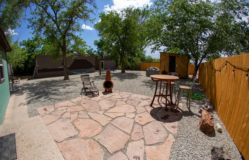 Dirty Devil Oasis: Inviting two bedroom bungalow. - Image 1