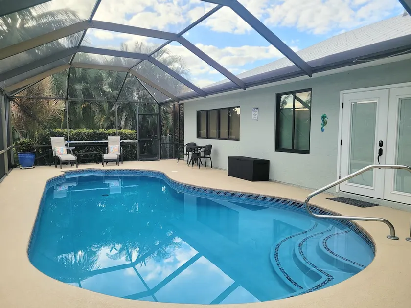 Hidden Treasure with Large Heated Pool near Boat Park 3bd/2ba - Image 1