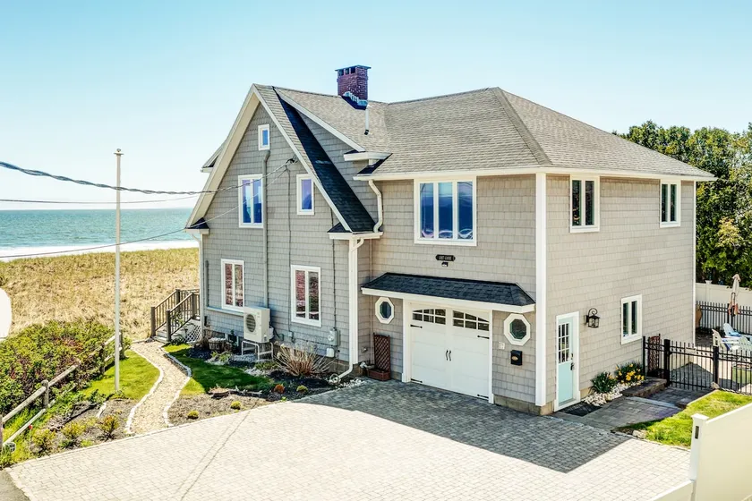 Unique and Stunning Beachfront property Greygoose - Image 1