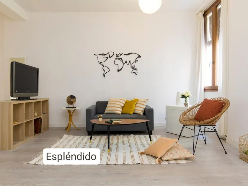 Modern apartment in Historic District + 1 breakfast - Image 1