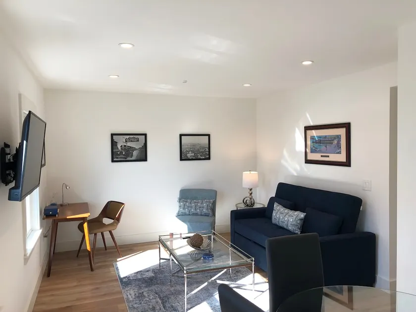 Spacious 1-Bedroom Apt in Downtown Sausalito - Image 1