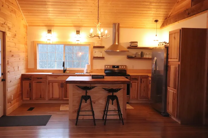 Stonebrook Hollow Cabin - Image 1