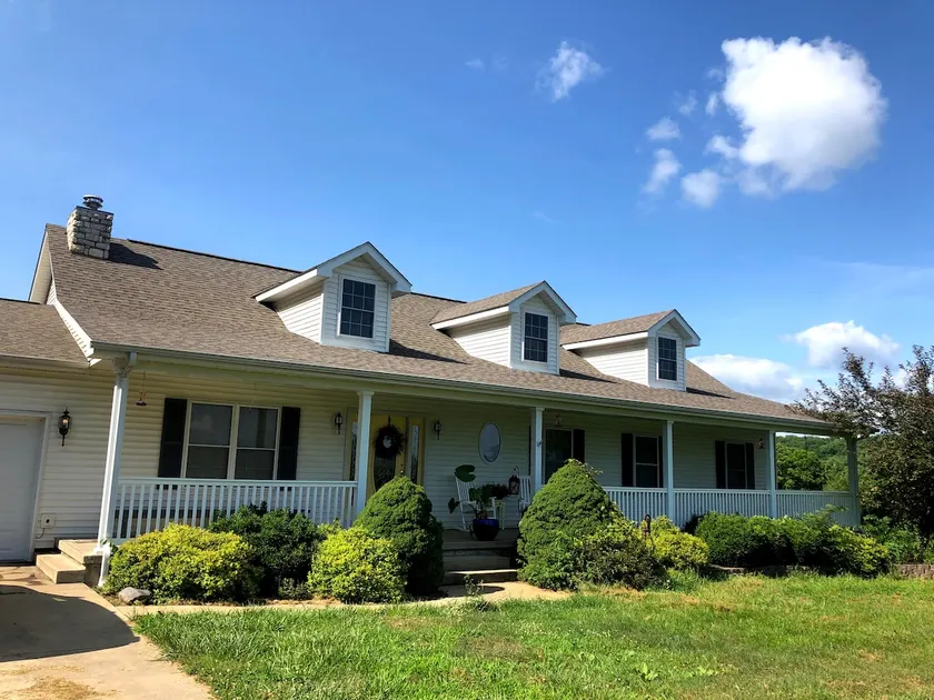 Spacious Five Bedroom Country Home Near Hermann MO - Image 1