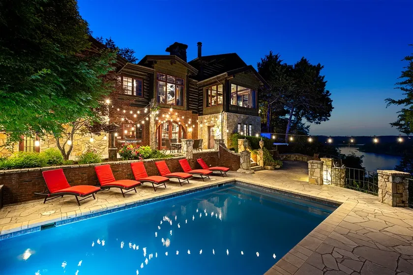 PRIVATE 10,000 SqFt lakefront log estate  w. Pool  - Golfers Retreat - Close to Big Cedar! - Image 1